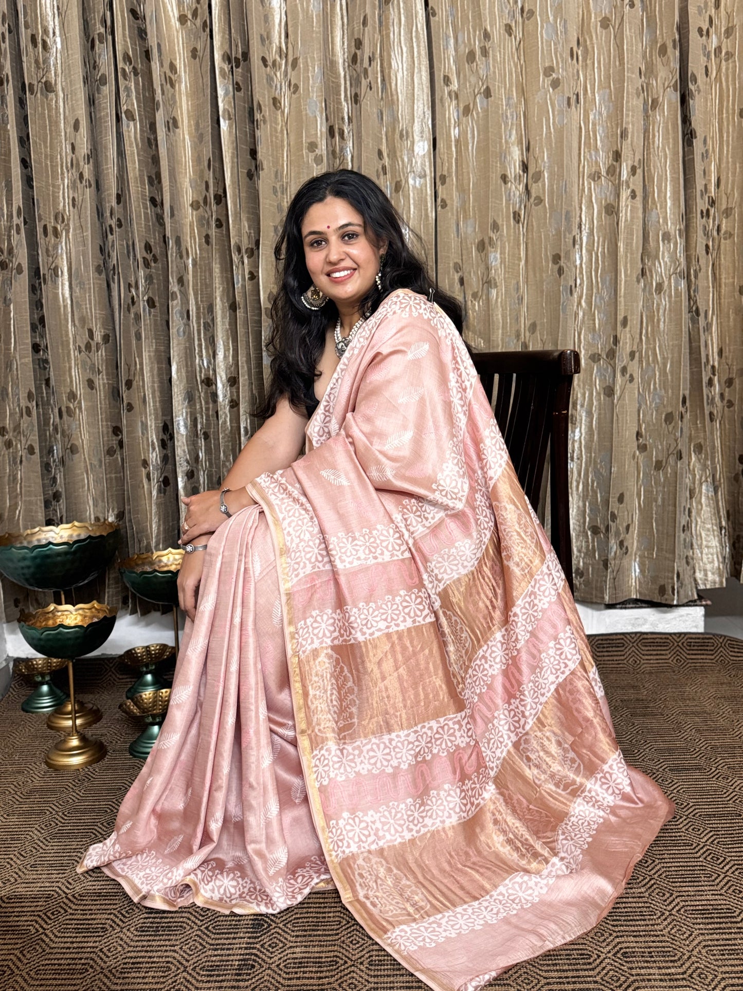 Beige Maheshwari Silk Cotton Zari Saree