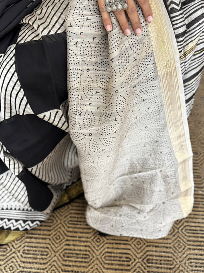Black Checked Maheshwari Cotton Zari Saree