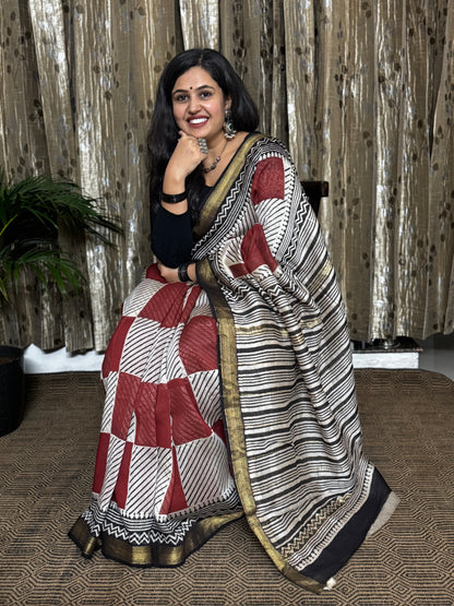 Red Checked Maheshwari Cotton Zari Saree