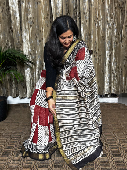 Red Checked Maheshwari Cotton Zari Saree