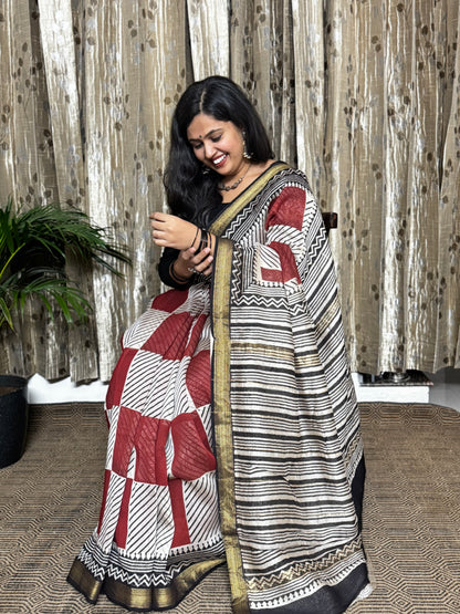 Red Checked Maheshwari Cotton Zari Saree