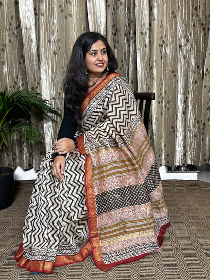 Black Chevron Maheshwari Cotton Zari Saree