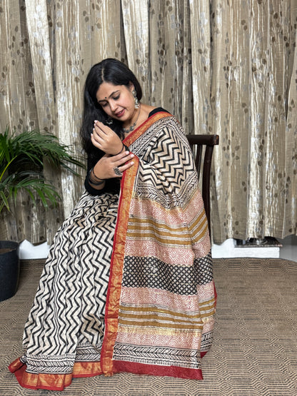 Black Chevron Maheshwari Cotton Zari Saree