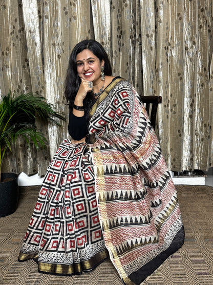 Black and Red Checked Maheshwari Cotton Zari Saree