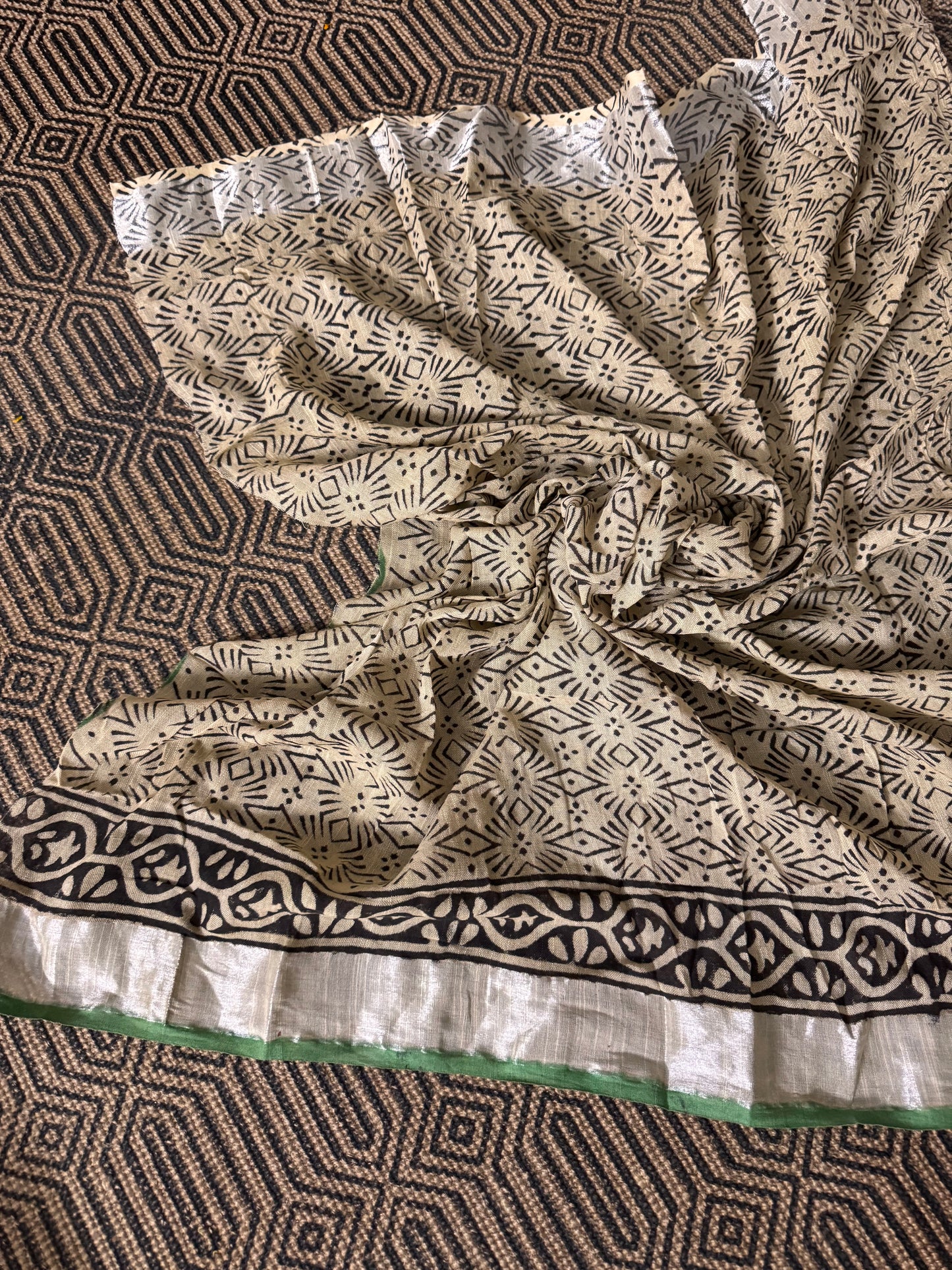 Green and White Linen Cotton Zari Saree