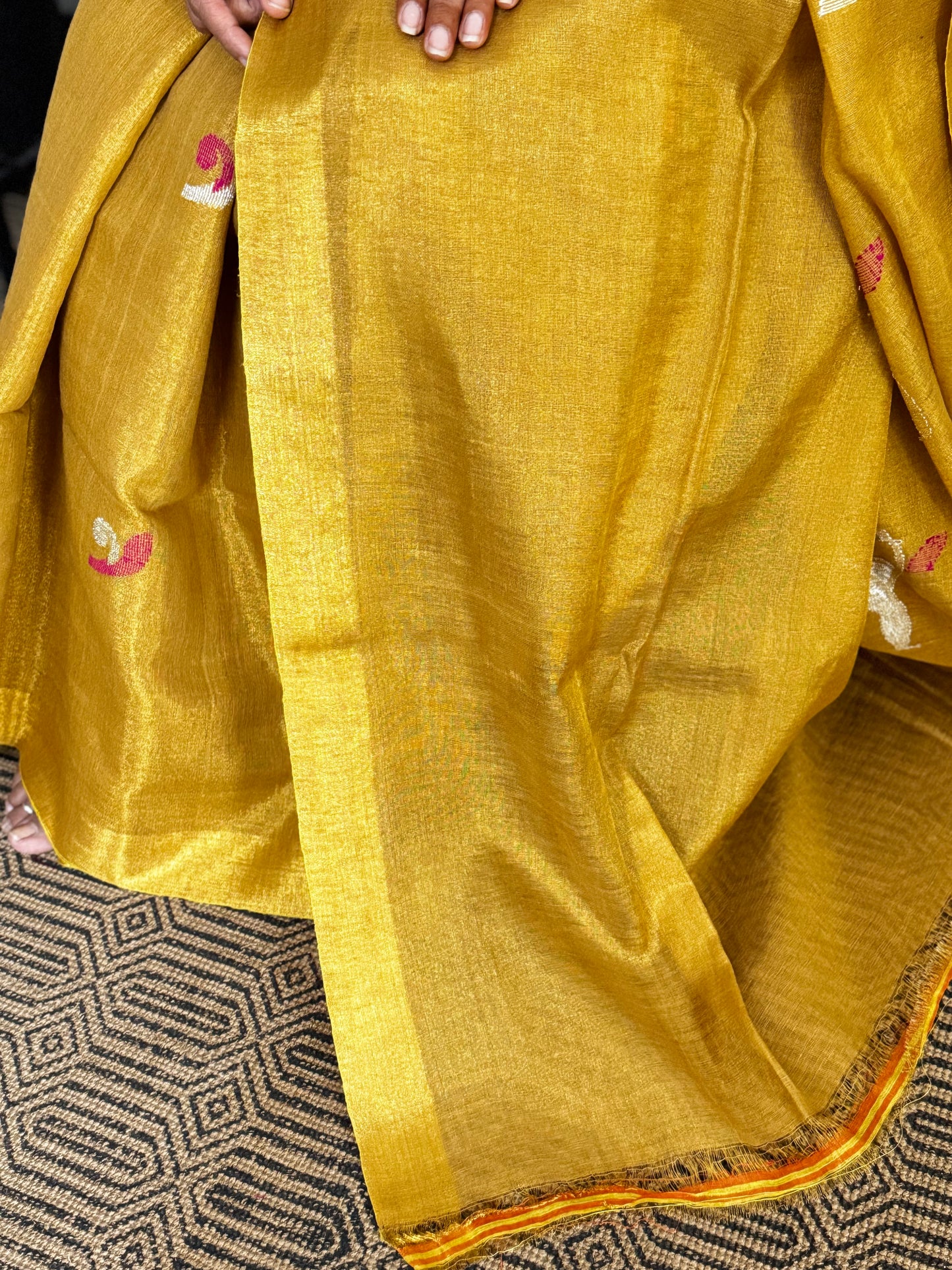 Golden Tissue Linen Jamdani Zari Saree