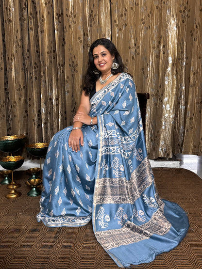 Ice Blue Maheshwari Silk Cotton Zari Saree