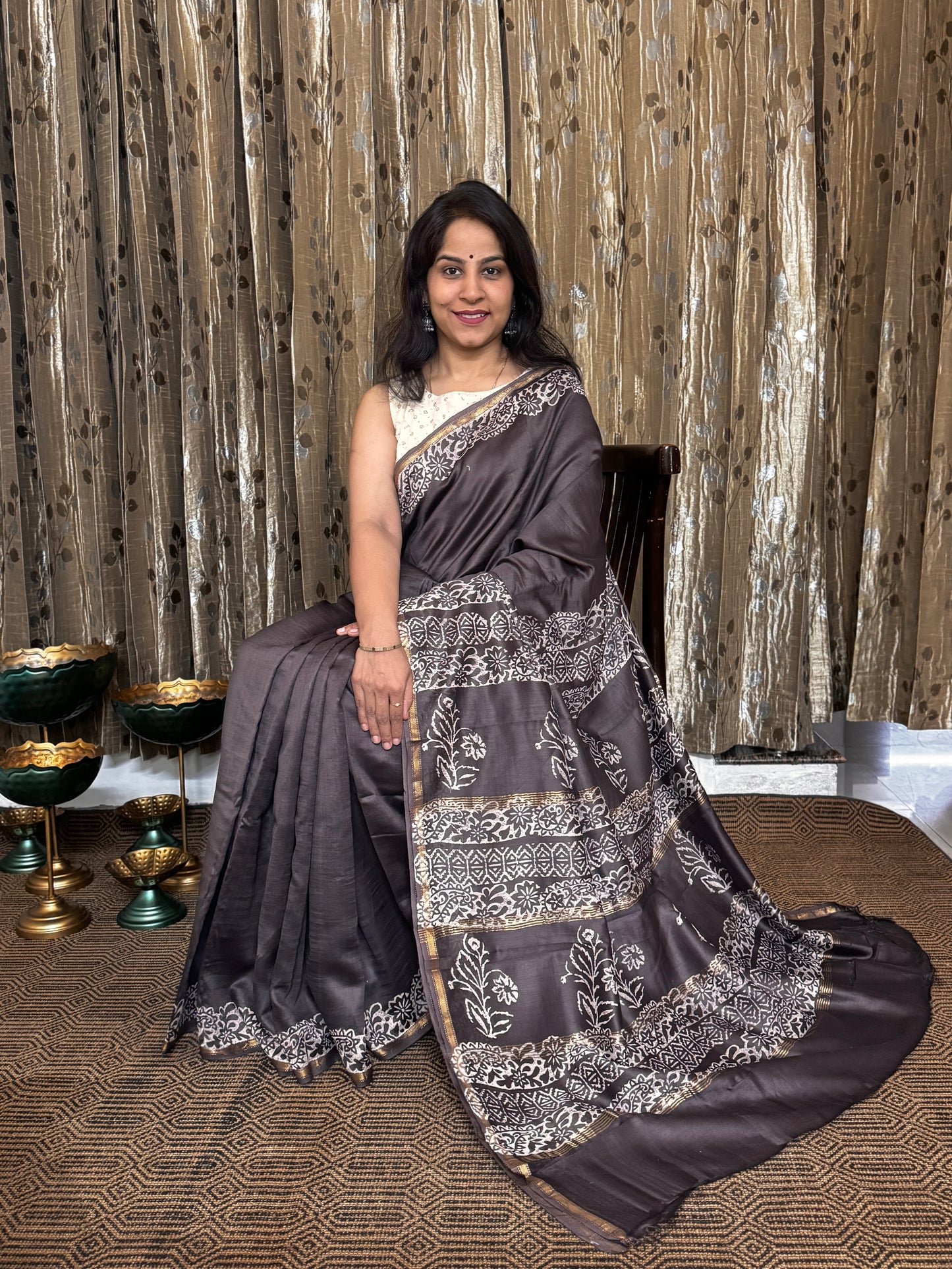 Brown Maheshwari Silk Cotton Zari Saree