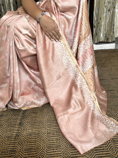 Beige Maheshwari Silk Cotton Zari Saree