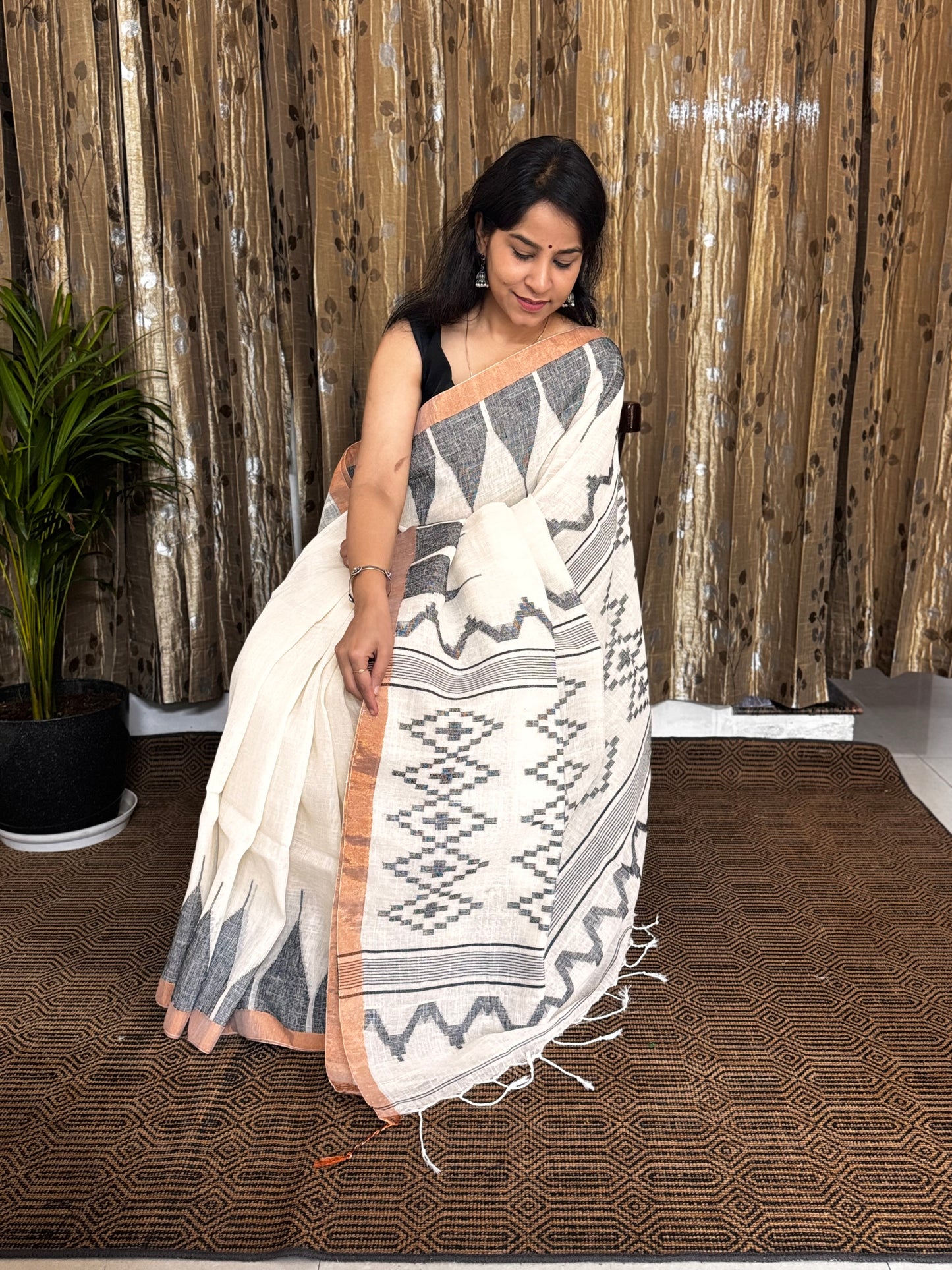 White Black Linen Zari Jamdani Saree
