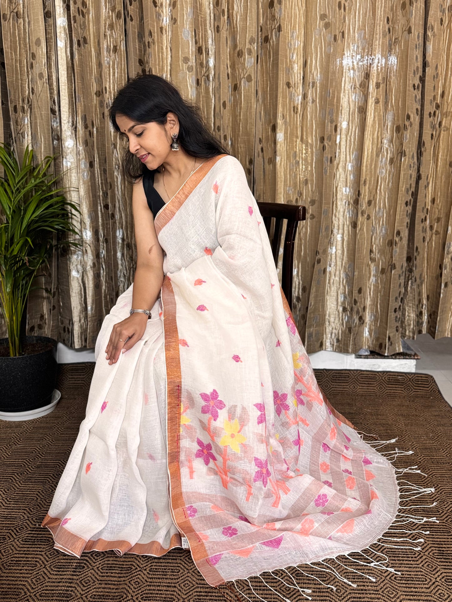 White Linen Zari Jamdani Saree