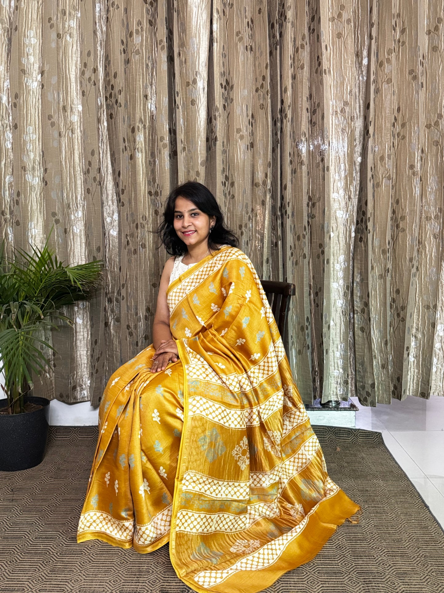Yellow Maheshwari Silk Zari Saree