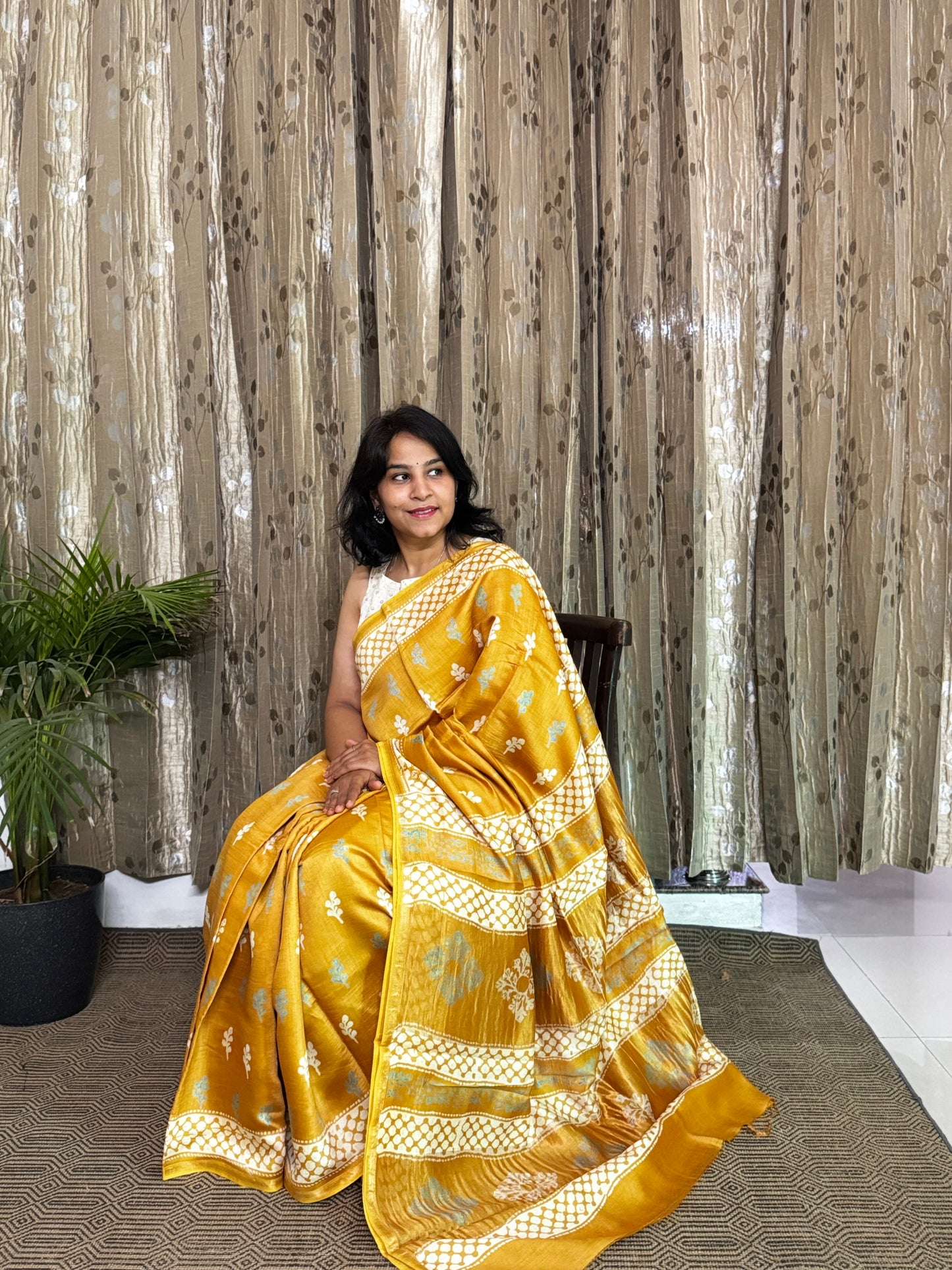Yellow Maheshwari Silk Zari Saree