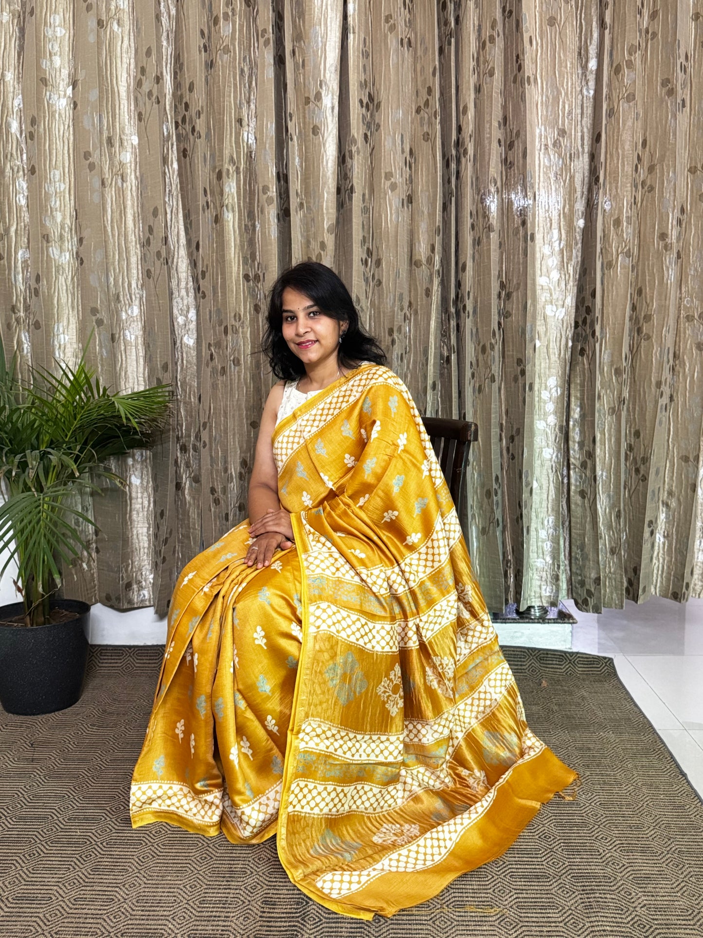 Yellow Maheshwari Silk Zari Saree