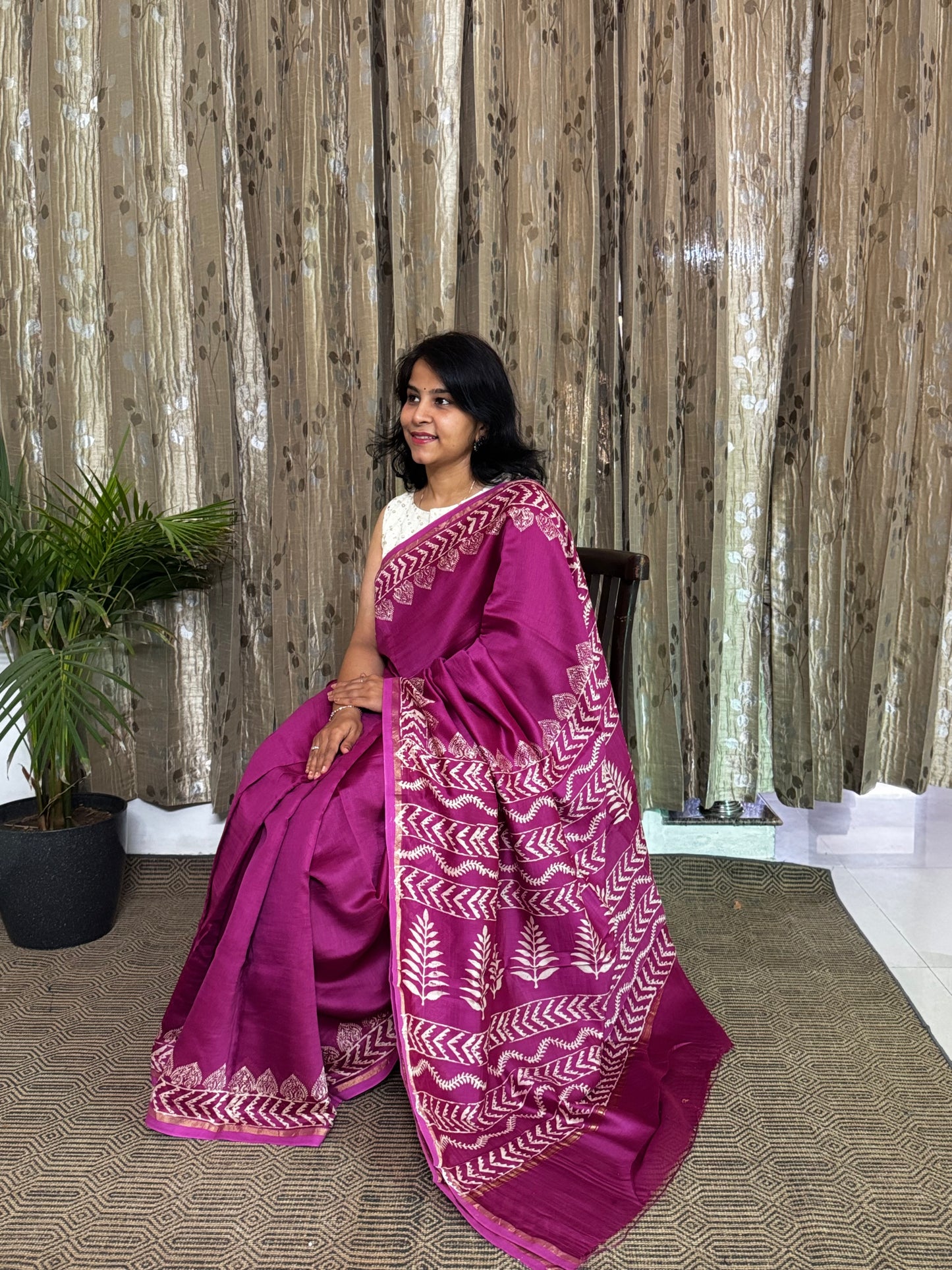 Rani Pink Maheshwari Silk Cotton Zari Saree