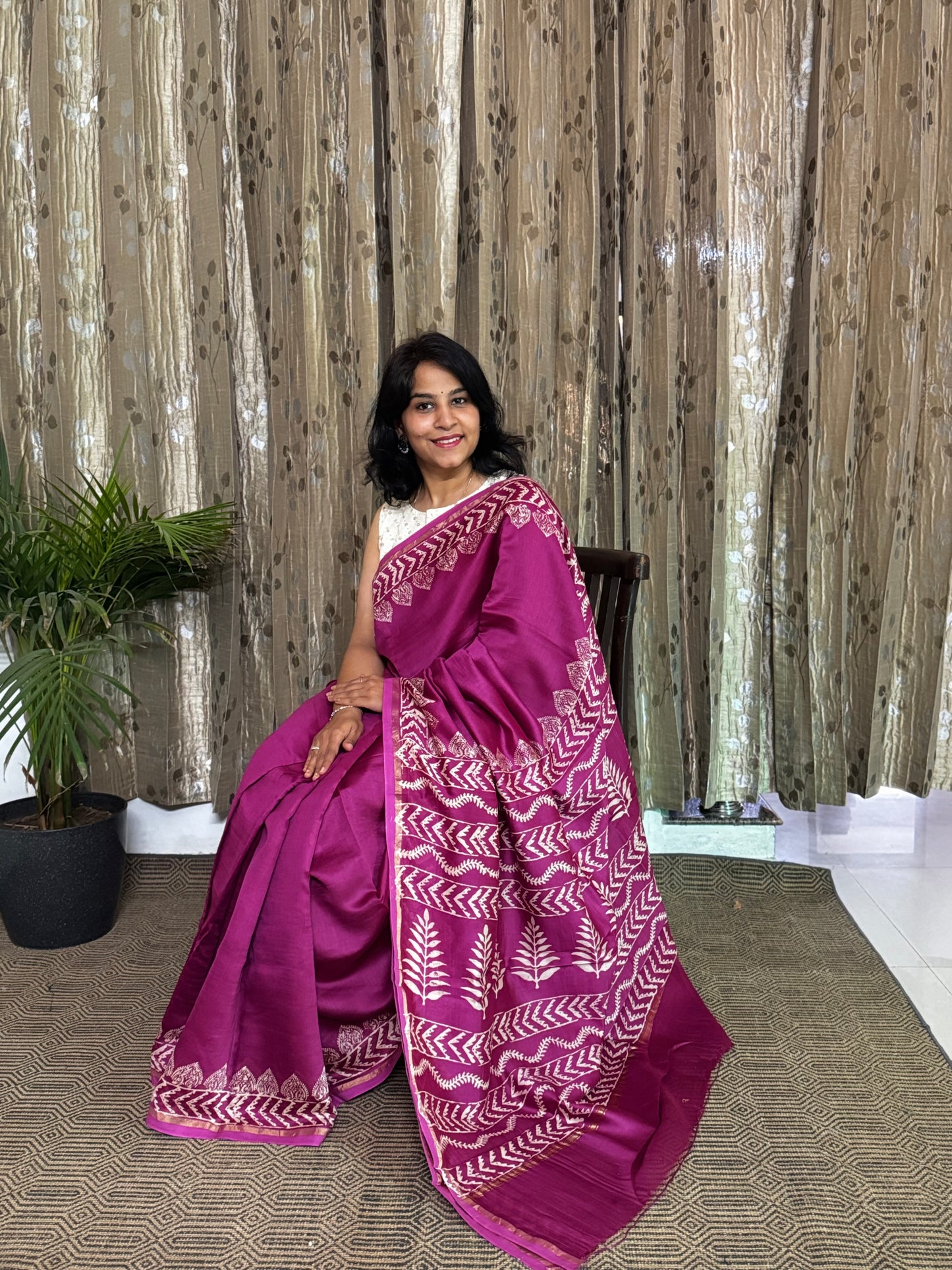 Rani Pink Maheshwari Silk Cotton Zari Saree