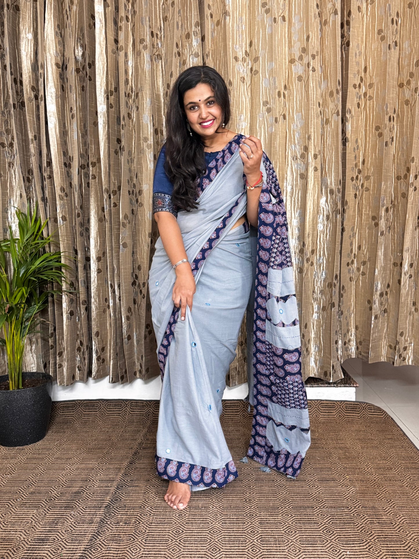Grey Applique Patchwork Mul Cotton Tagai Ajrakh Saree