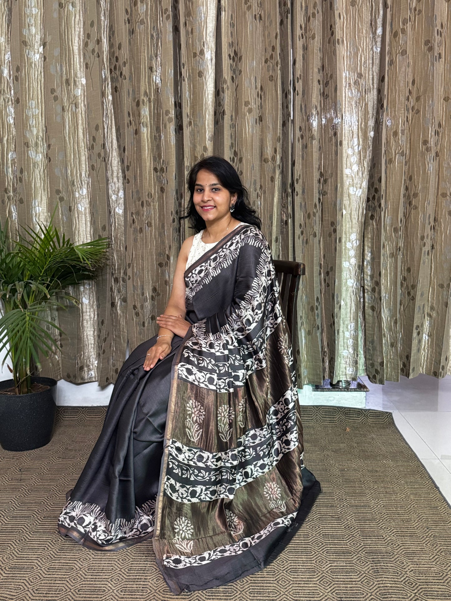 Steel Grey Maheshwari Silk Cotton Zari Saree