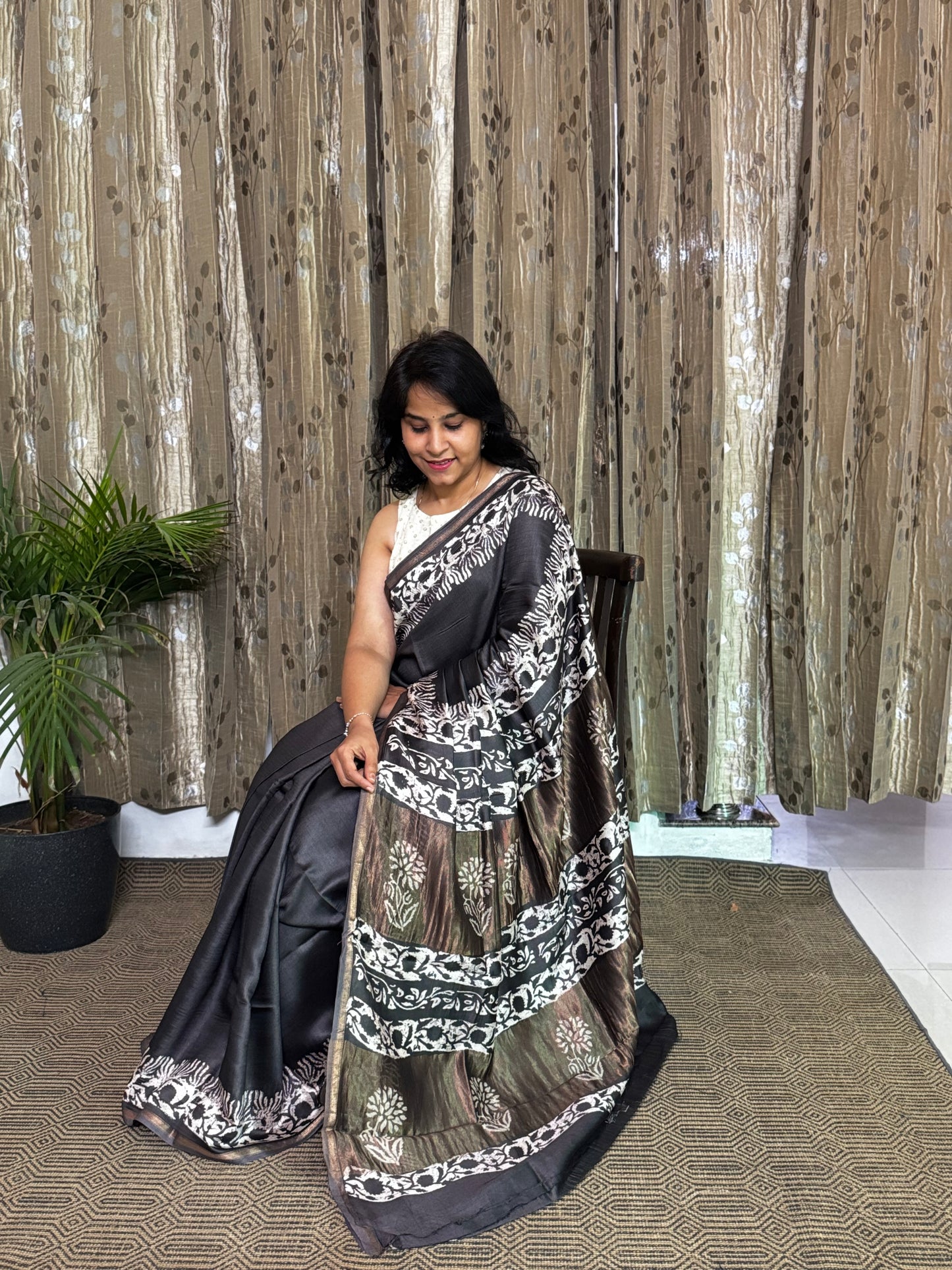 Steel Grey Maheshwari Silk Cotton Zari Saree