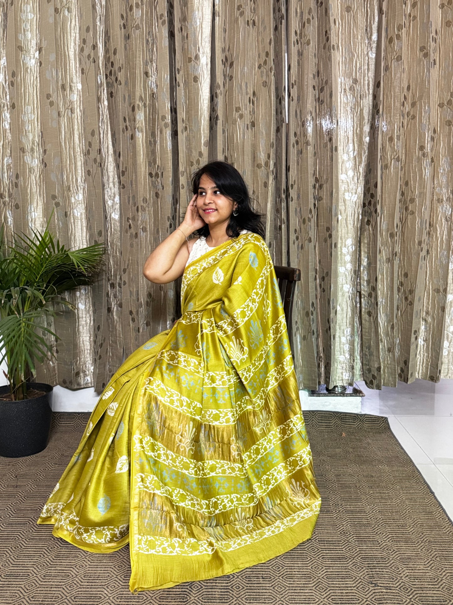Lime Green Maheshwari Silk Cotton Zari Saree