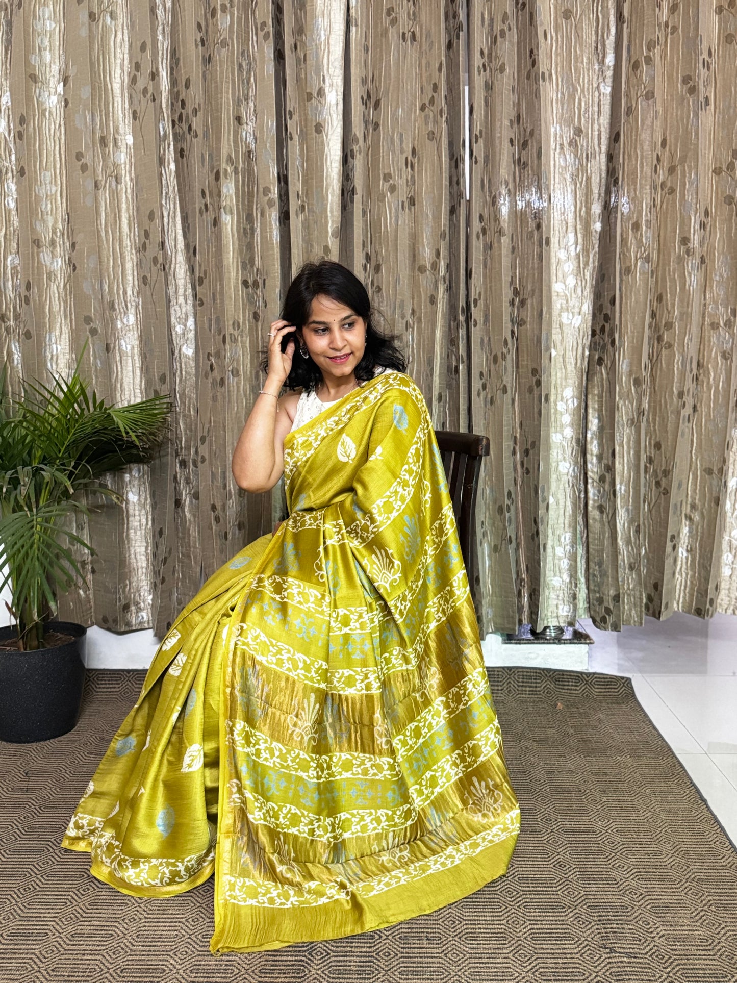 Lime Green Maheshwari Silk Cotton Zari Saree