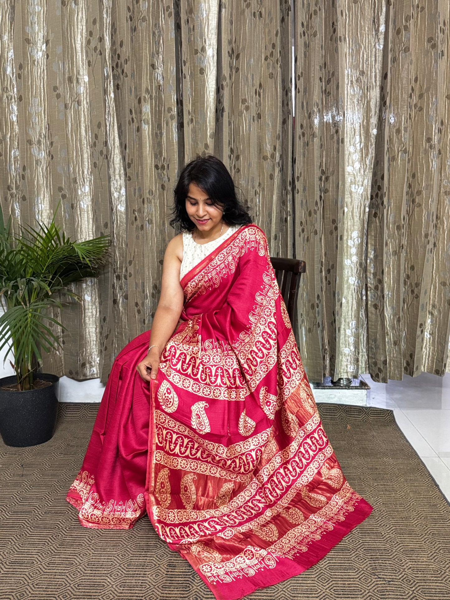 Red Maheshwari Silk Cotton Zari Saree
