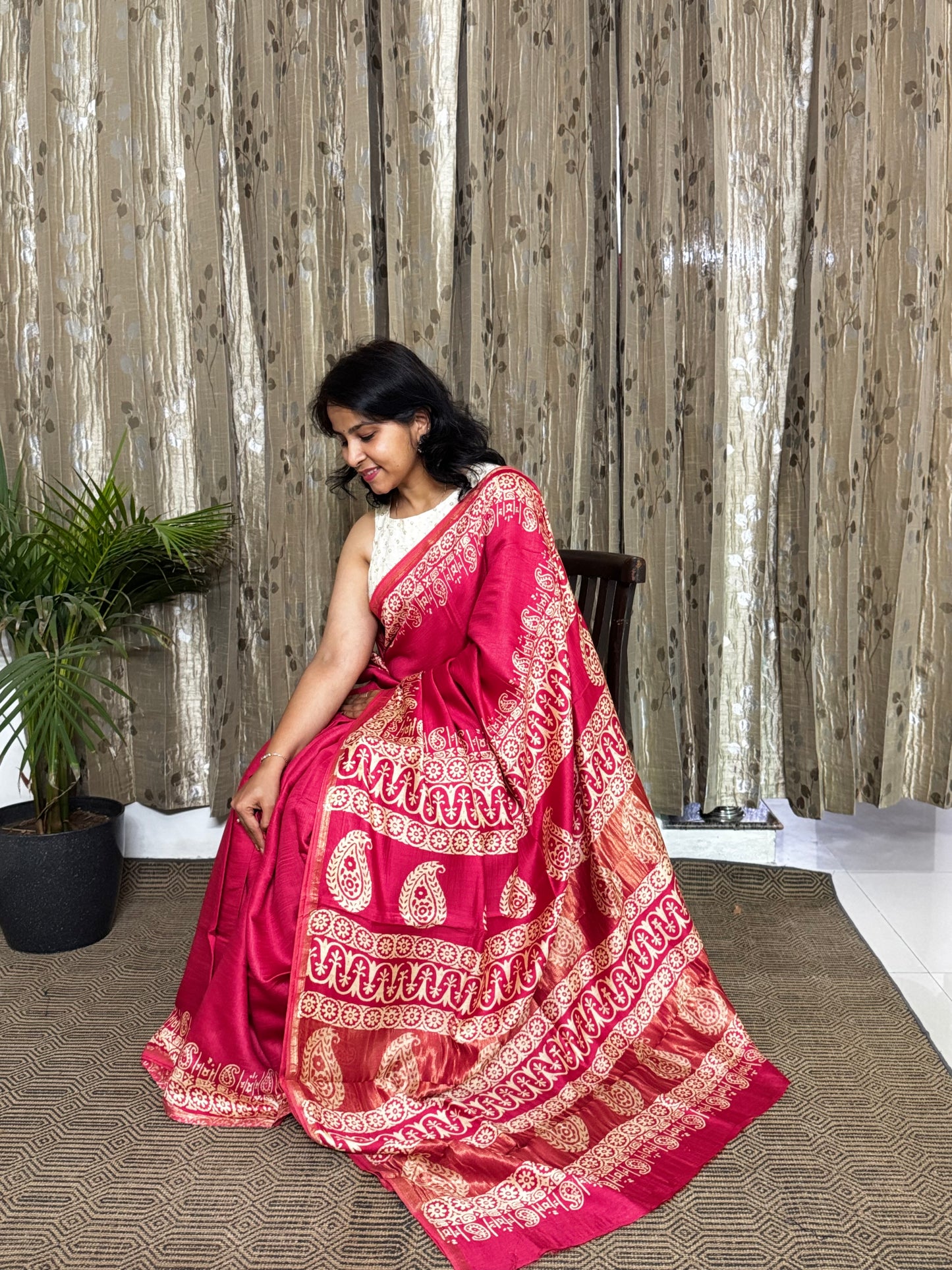 Red Maheshwari Silk Cotton Zari Saree