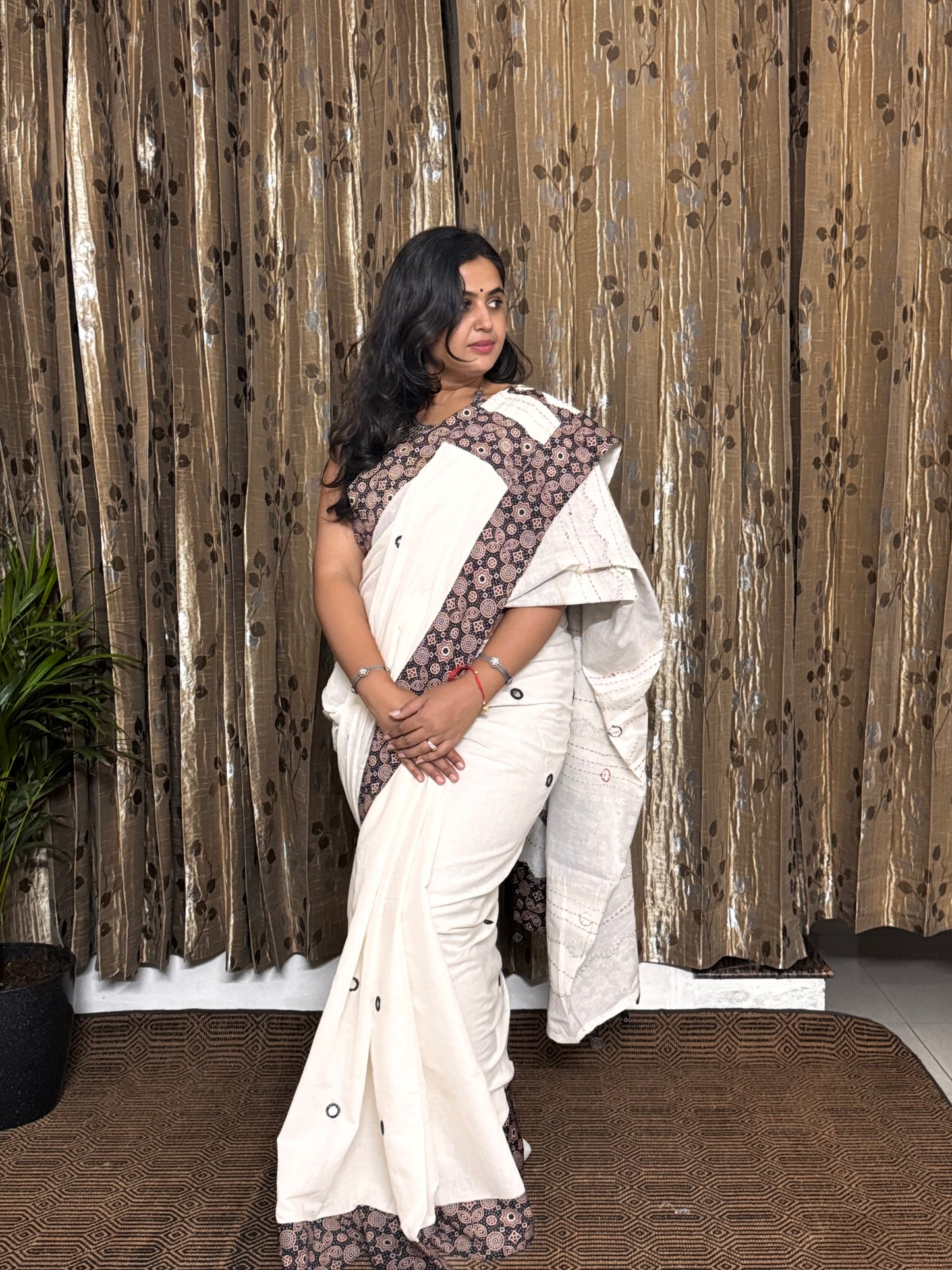 White Applique Patchwork Mul Cotton Tagai Ajrakh Saree