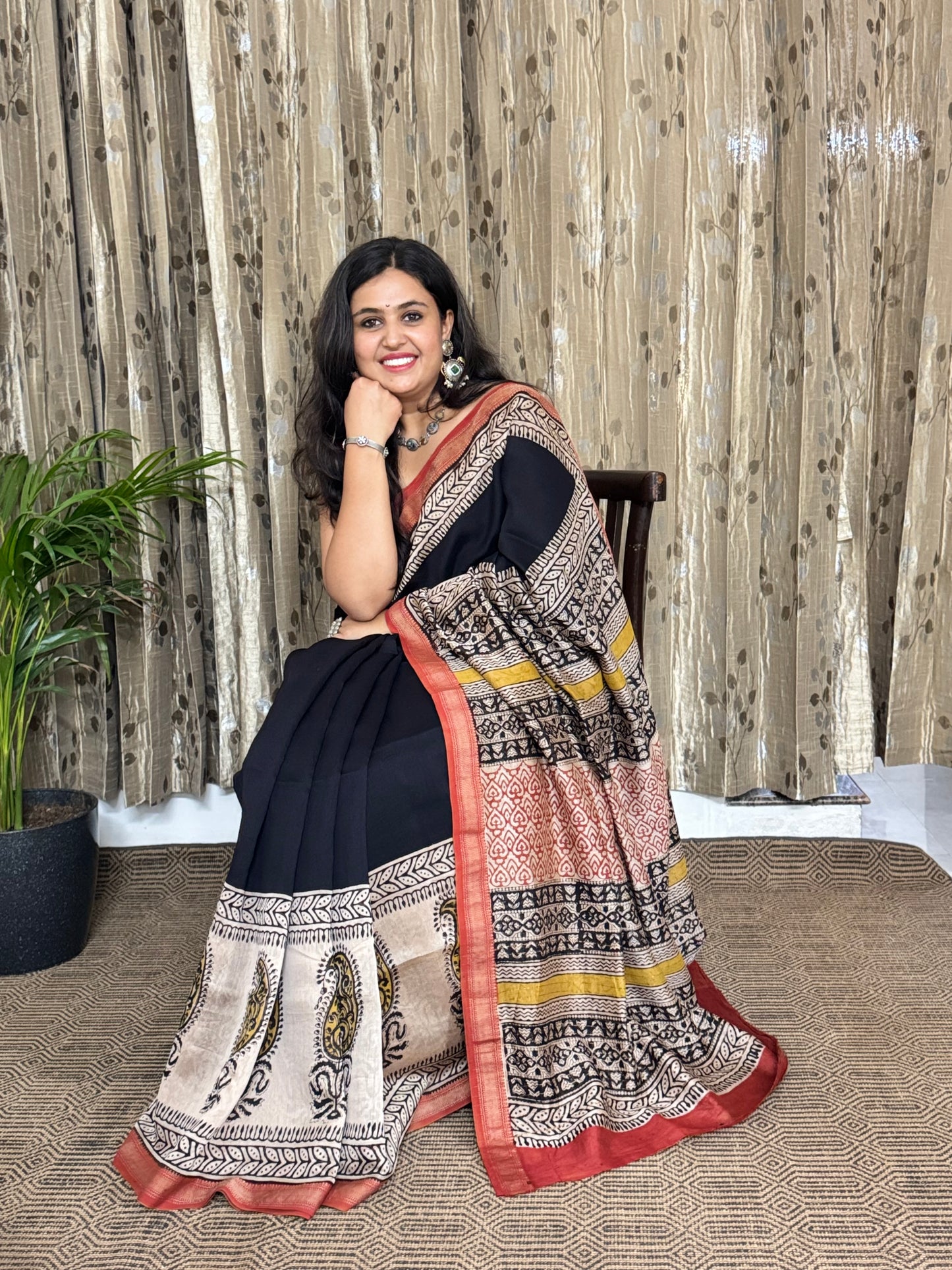 Black Maheshwari Cotton Zari Saree