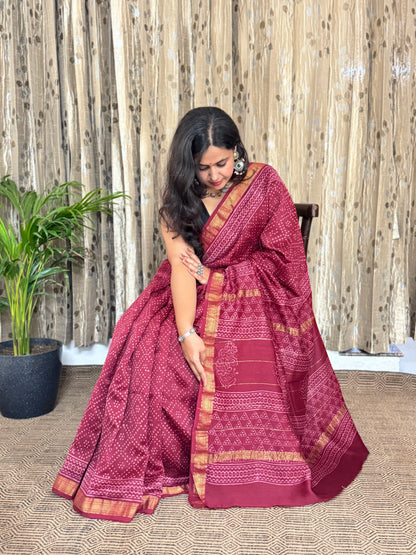 Deep Red Maheshwari Cotton Zari Saree