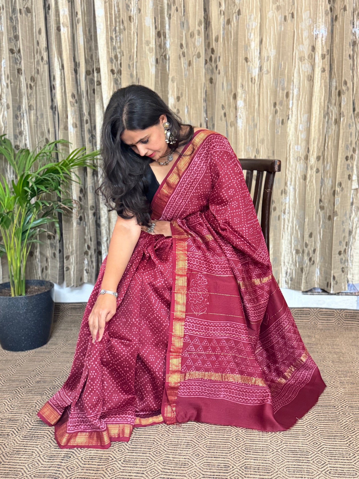 Deep Red Maheshwari Cotton Zari Saree