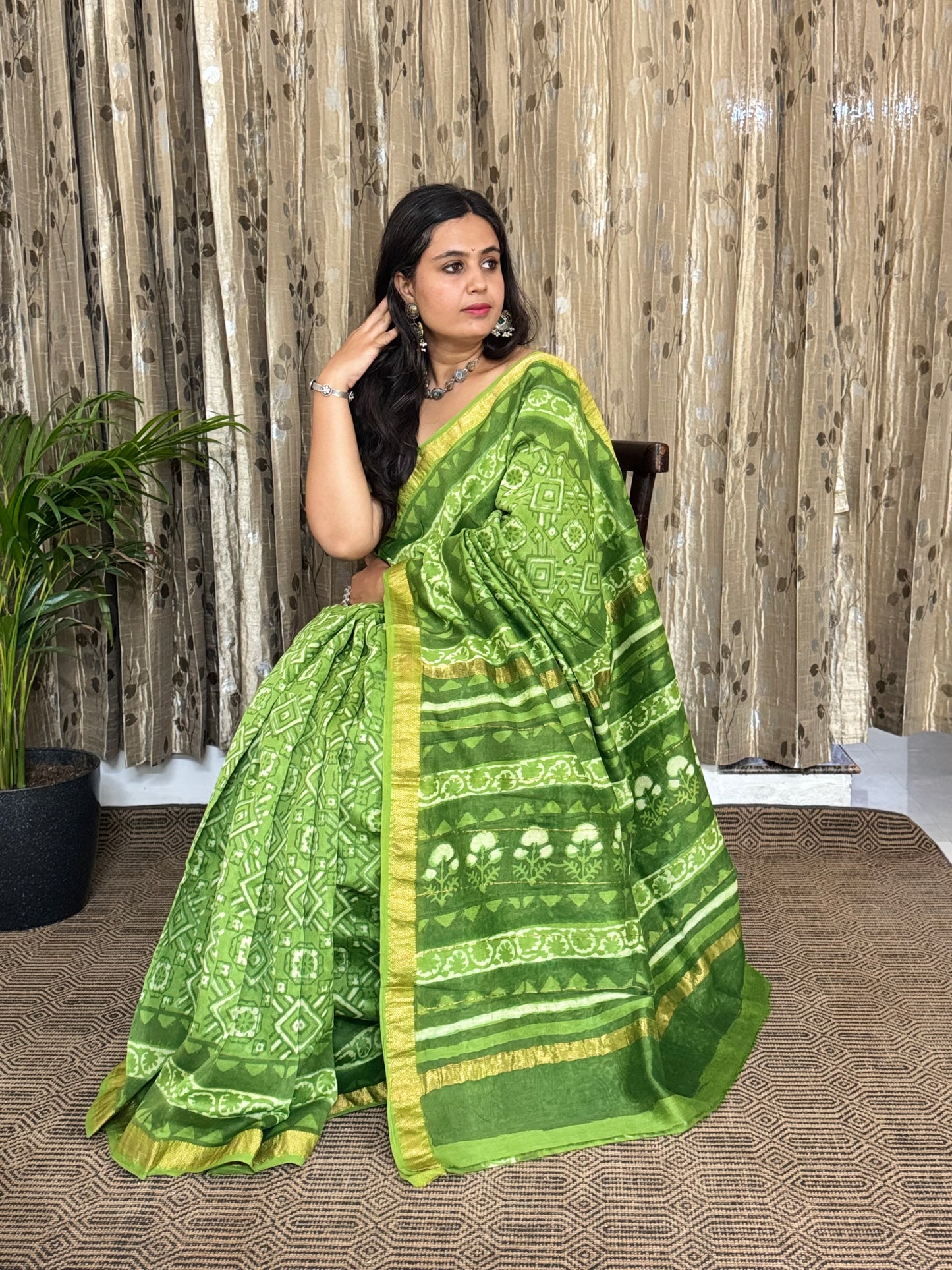 Bright Green Maheshwari Cotton Zari Saree
