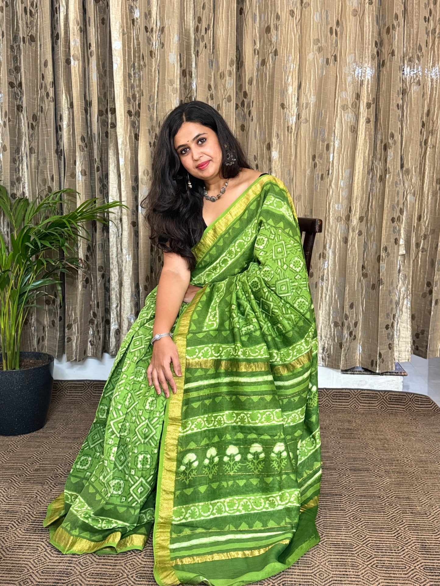Bright Green Maheshwari Cotton Zari Saree
