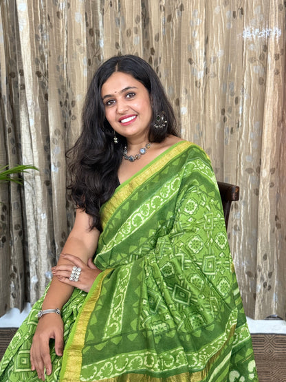 Bright Green Maheshwari Cotton Zari Saree